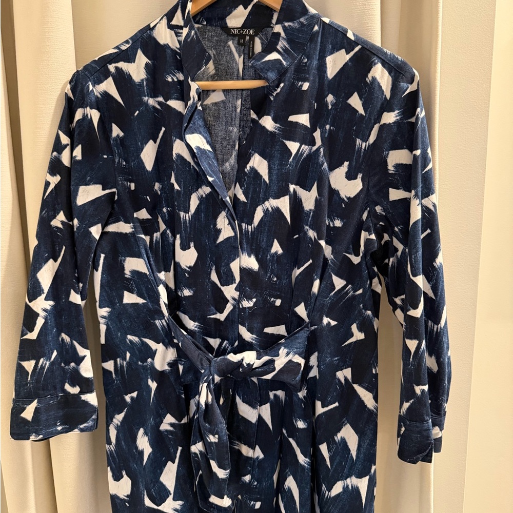 NIC+ZOE Navy and White Abstract Print Blouse with Tie